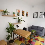 Shalom Haven Apartmán
