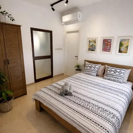 Shalom Haven Lejlighed