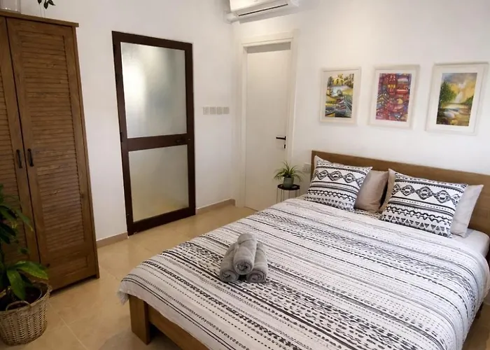 Shalom Haven Lejlighed